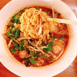 ก๋วยเตี๋ยวต้มยำตำลึง มะลิร้อย แพร่