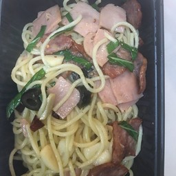 สปาเก้ตตี้พริมกะเทียมเบค่อน