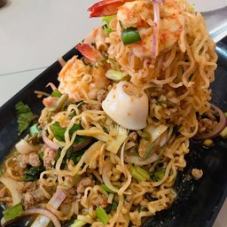 ลาบมาม่า