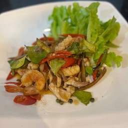 ผัดฉ่าทะเล