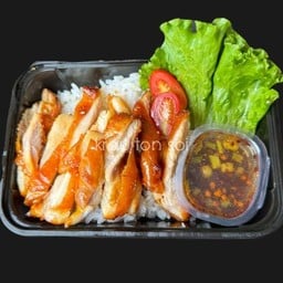 ครัวต้นซอย ข้าวยำไก่แซ่บลุงกะป้า
