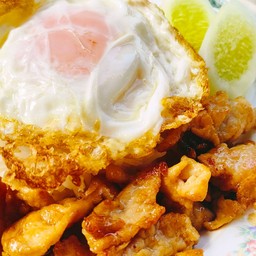 ข้าวหอม หมูทอดกระเทียมพริกไทยดำ