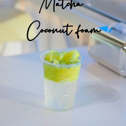 Matcha coconut foam
