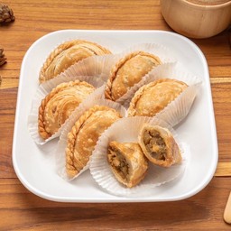 กะหรี่ปั๊บแป้งสดไส้ไก่