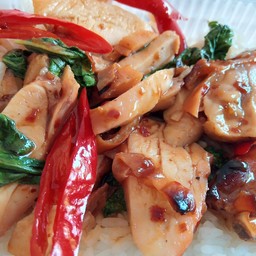 กระเพราไก่ย่าง