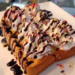 ปังปิ้งแผ่น-วิปครีมเรนโบว์ช้อคฯ