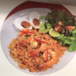 ข้าวผัดต้มยำกุ้งไข่เค็ม