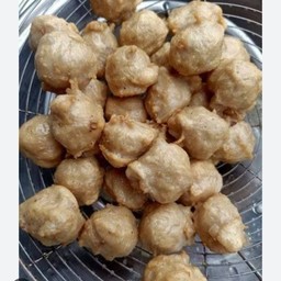 ลูกชิ้นหมู เนื้อเอ็น ทอด