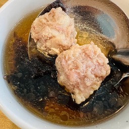 น้ำซุปสาหร่ายหมูก้อน