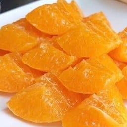 ผลไม้พร้อมทานและเครื่องดื่ม by แม่กลองตำ