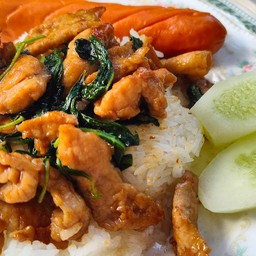 ข้าวหอม หมูกะเพราคั่วพริกแห้ง