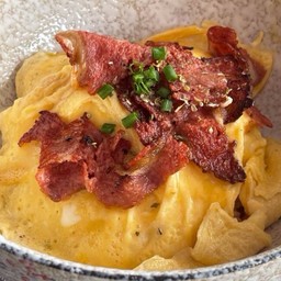 ข้าวไข่ข้นเบคอน