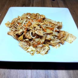 เส้นใหญ่ผัดหมาล่าอกไก่