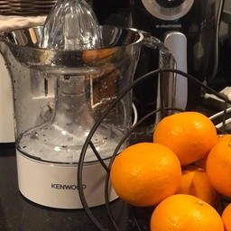 น้ำส้มคั้นสดปั่น