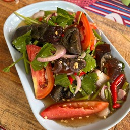 ยำไข่เยี่ยวม้า