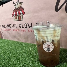 Ma-Ne-Ki Slow Bar กาแฟสด ชาชงสด