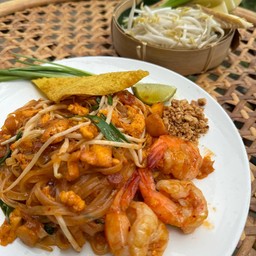 ผัดไทยกุ้งสด