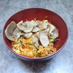 ข้าวผัดกิมจิเนื้อริปอายสไลซ์