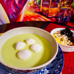 บัวลอยนมสดแคนตาลูป