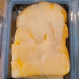 ขนมปังปิ้งเนยนม