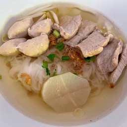 ก๋วยเตี๋ยวหมูหมักน้ำใส