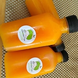 น้ำส้มคั้นแท้ 100% มีเนื้อกรุบกริบ (ขวดใหญ่)