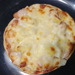 ไส้กรอกหนังไก่กรอบสับปะรดชีส ขนาด6นิ้ว 4ชิ้น