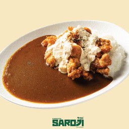 ข้าวแกงกะหรี่ไก่ทอด และ ทาร์ทาร์ซอส