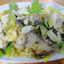 ปลากระพงนึ่งมะนาว