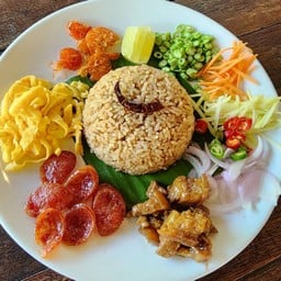 ข้าวคลุกกะปิ