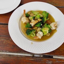 บร็อคโคลีีผัดกุ้ง
