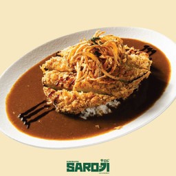 ข้าวแกงกะหรี่มะเขือม่วงทอดและหอมทอด