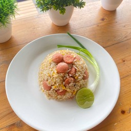ข้าวผัดไส้กรอก