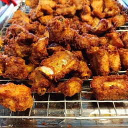 ซี่โครงหมู 1ขีด แถมฟรีกระเทียม