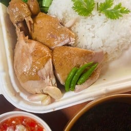 ร้านยายบลต้มเส้น ไก่ต้มน้ำปลา