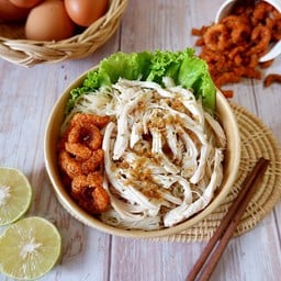 มันส์นี่ เส้นหมี่ไก่ฉีก หมี่หมูกรอบ เตี๋ยวคั่วไก่