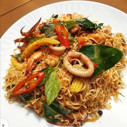 ม่าม่าผัดขี้เมาทะเล