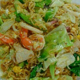 มาม่าผัดรวมมิตร