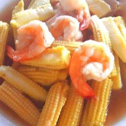 ผัดข้าวโพดอ่อนใส่กุ้ง