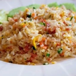 ข้าวผัดแหนม