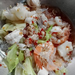 ร้านยำเเซ่บนัวมะนาวเเท้ 100%
