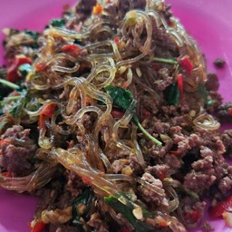 กระเพราเนื้อใส่วุ้นเส้น(กับข้าว)