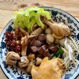 ก๋วยเตี๋ยวไก่มะระ ข้าวมันไก่ ขนมจีน โพธิ์ทอง