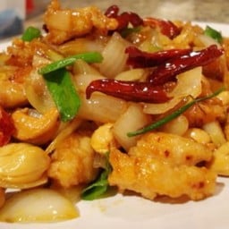 ไก่ ผัดเม็ดมะม่วง