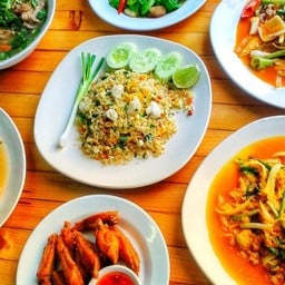 ต้มยำไก่น้ำข้น + ไข่เจียวหมูสับราดข้าว