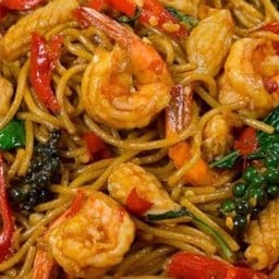 เส้นสายผัดขี้เมาพ่นไฟ(ใบกะเพรา)