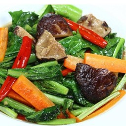 ผัดคะน้าเห็ดหอม