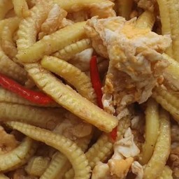 ข้าวหน้าข้าวโพดอ่อนผัดไข่