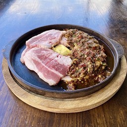 เสือร้องไห้แจ่วฮ้อนกระทะร้อน