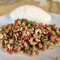 ข้าวหมูสับคั่วพริกเกลือ